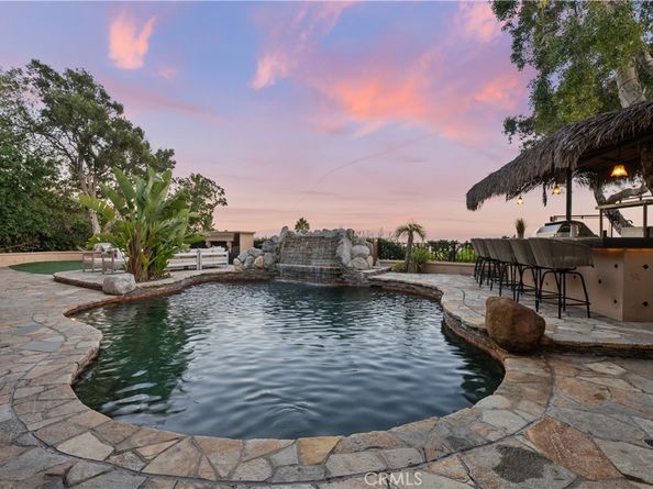 8000 Oceanus Drive, Los Angeles CA 90046