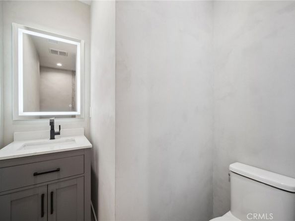 9540 Donna Avenue, Northridge CA 91324