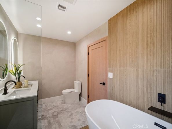 9540 Donna Avenue, Northridge CA 91324
