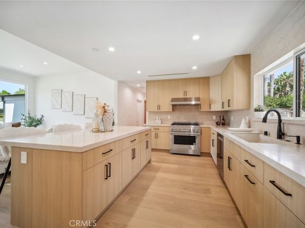 9540 Donna Avenue, Northridge CA 91324