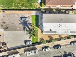 11513 Berendo, Los Angeles CA 90044