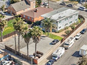 11513 Berendo, Los Angeles CA 90044