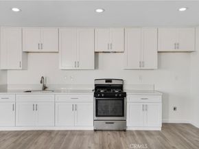 11513 Berendo, Los Angeles CA 90044