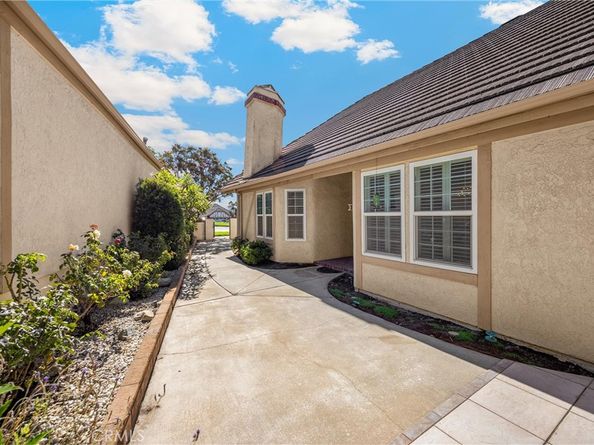 2163 Pinot Circle, Upland CA 91784