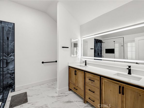2163 Pinot Circle, Upland CA 91784