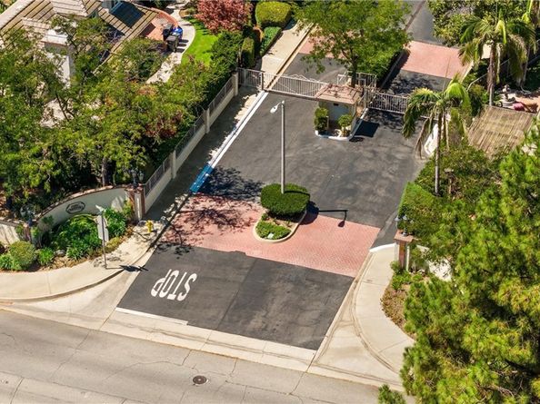 2163 Pinot Circle, Upland CA 91784