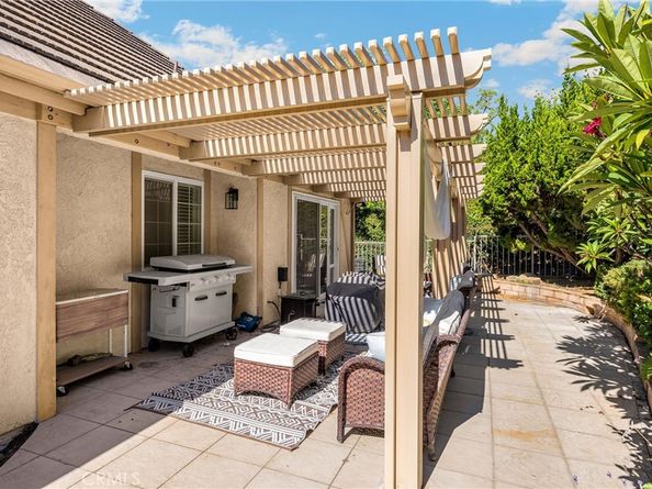 2163 Pinot Circle, Upland CA 91784