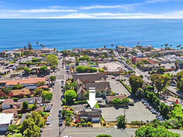 390 Saint Anns Drive, Laguna Beach CA 92651