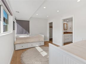 390 Saint Anns Drive, Laguna Beach CA 92651