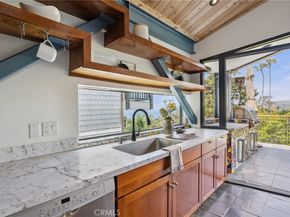 686 Diamond Street, Laguna Beach CA 92651