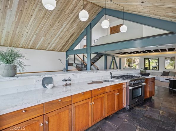 686 Diamond Street, Laguna Beach CA 92651