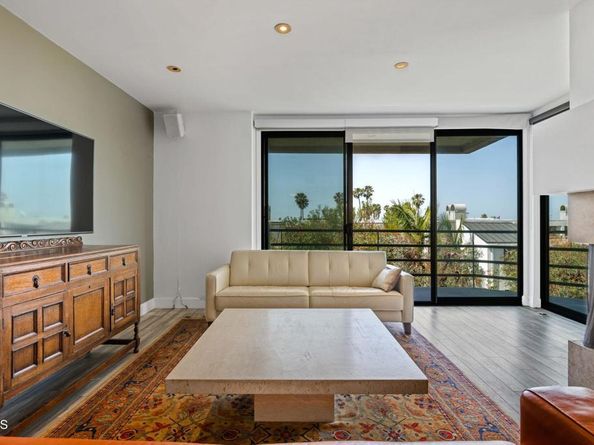 2920 Neilson Way 304, Santa Monica CA 90405