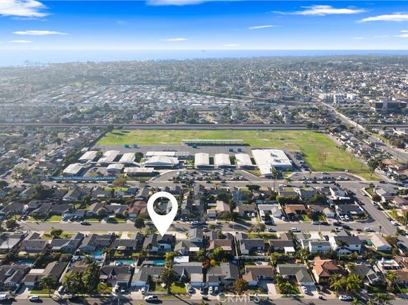 20642 Goshawk Lane, Huntington Beach CA 92646