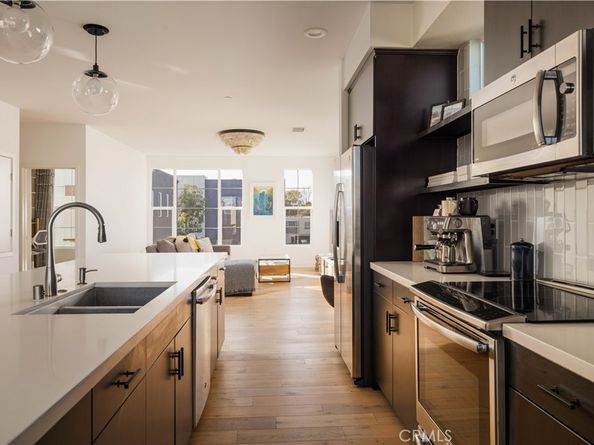 2023 Placentia, Costa Mesa CA 92627