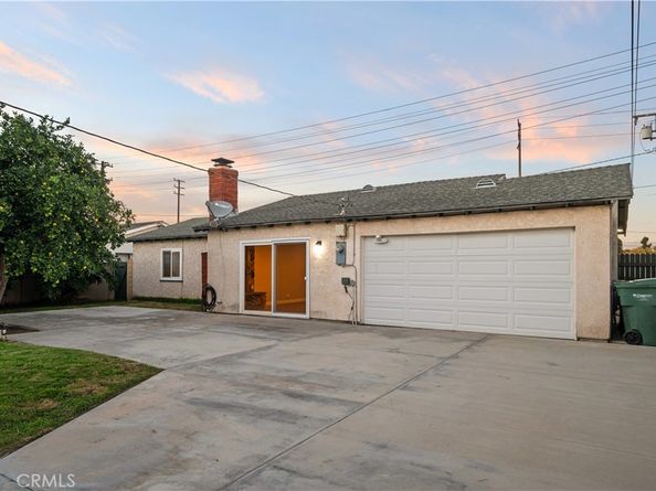 5082 Edinger, Huntington Beach CA 92649