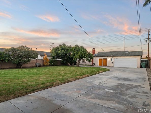 5082 Edinger, Huntington Beach CA 92649