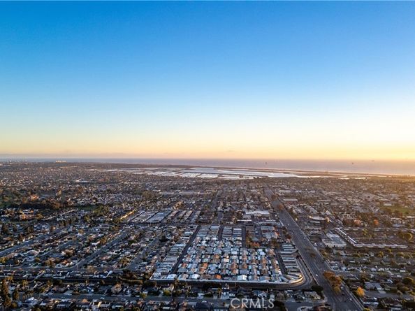 5082 Edinger, Huntington Beach CA 92649