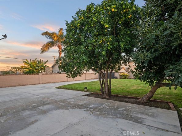 5082 Edinger, Huntington Beach CA 92649