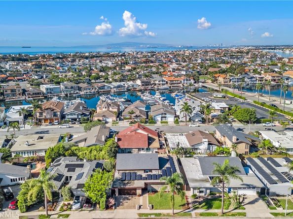 16931 Roundhill, Huntington Beach CA 92649