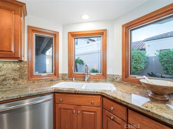 527 Avenida Buenos Aires, San Clemente CA 92672