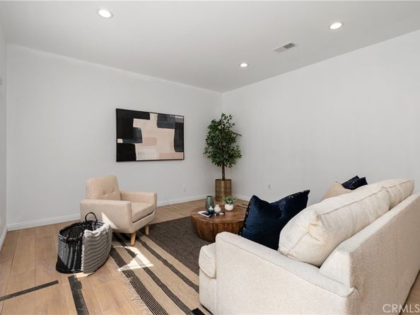 5732 Wilbur Avenue, Tarzana CA 91356