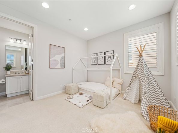 32 Goldenrod, Lake Forest CA 92630