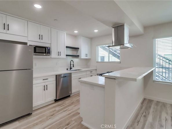 1478 Hornblend Street, San Diego CA 92109