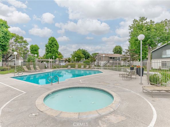 2875 S Fairview B, Santa Ana CA 92704