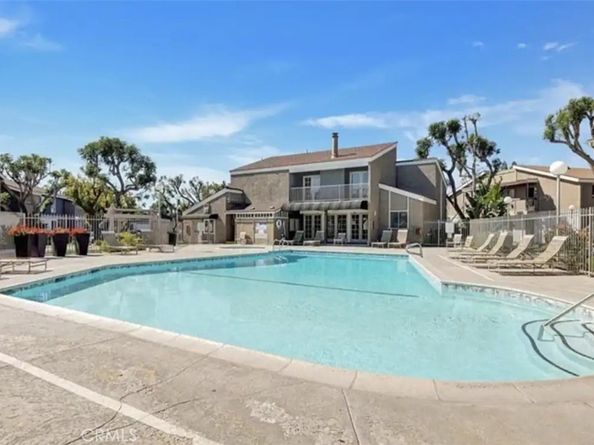 2875 S Fairview B, Santa Ana CA 92704