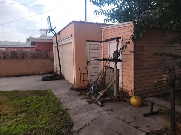 34 E 53rd Street, Long Beach CA 90805