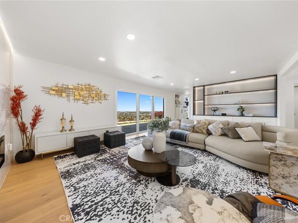 12284 Circula Panorama, Santa Ana CA 92705