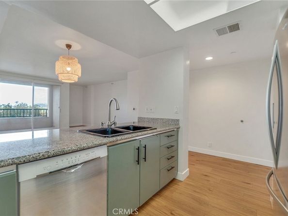 850 E Ocean 613, Long Beach CA 90802