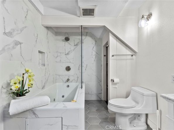 941 W Hawthorn 9, San Diego CA 92101