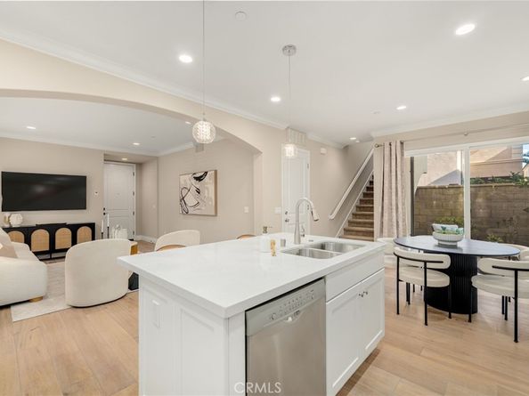 56 Strawberry, Irvine CA 92620