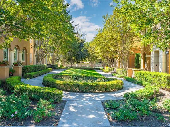 26 Twin Gables, Irvine CA 92620