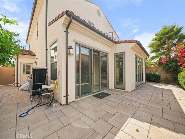 64 Wildvine, Irvine CA 92620