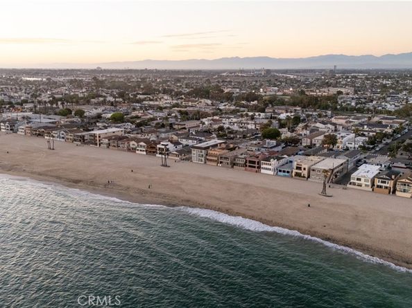 1313 Ocean Avenue, Seal Beach CA 90740