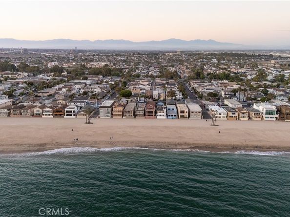 1313 Ocean Avenue, Seal Beach CA 90740