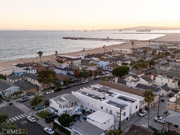 1313 Ocean Avenue, Seal Beach CA 90740