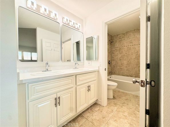 61 Ashbrook, Irvine CA 92604