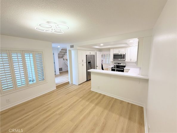 61 Ashbrook, Irvine CA 92604