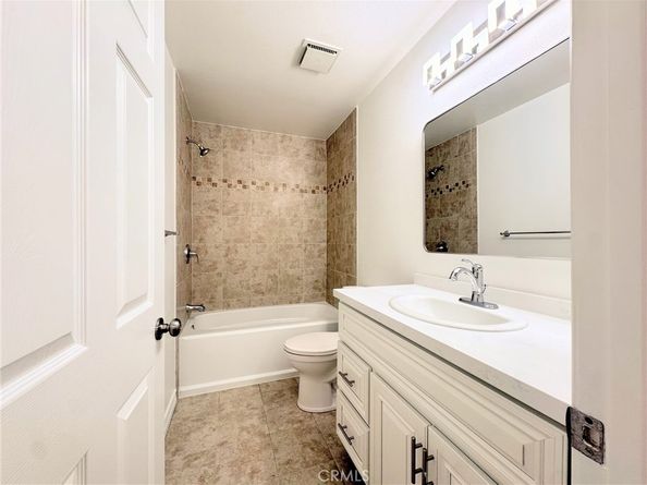 61 Ashbrook, Irvine CA 92604