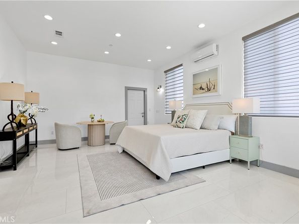 7702 Alberta, Huntington Beach CA 92648