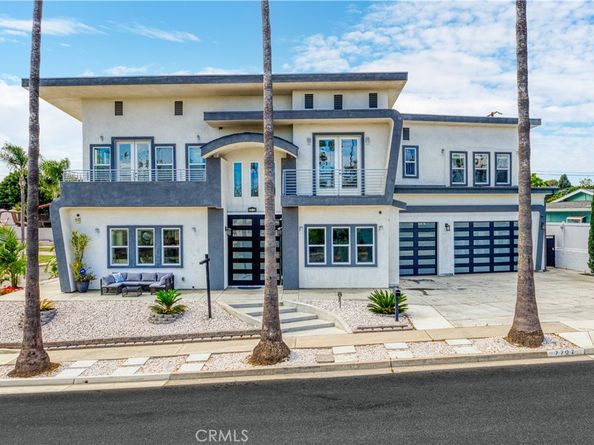 7702 Alberta, Huntington Beach CA 92648