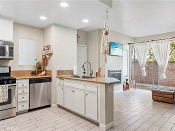 28871 Canyon Point