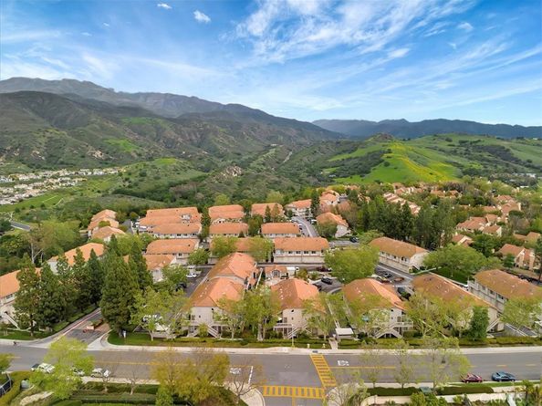 28871 Canyon Point, Lake Forest CA 92679