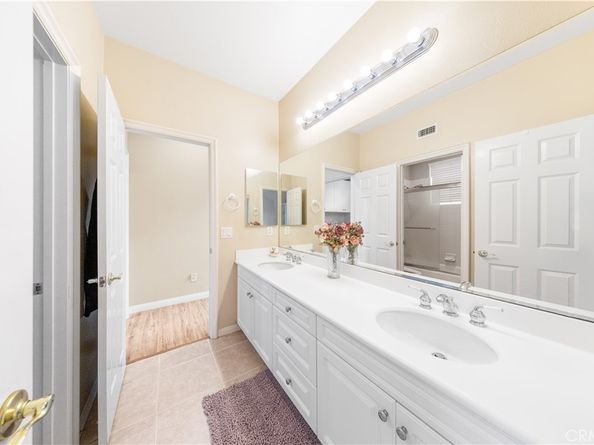 23 Vacaville, Irvine CA 92602