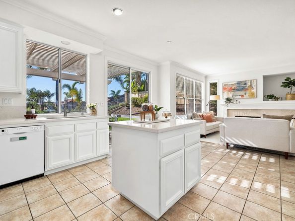 7 pandale, Lake Forest CA 92610