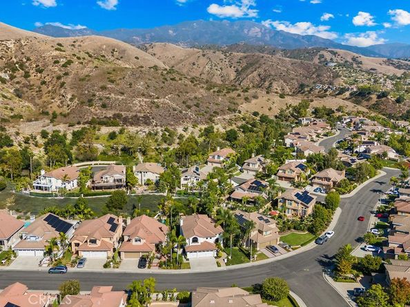 7 pandale, Lake Forest CA 92610