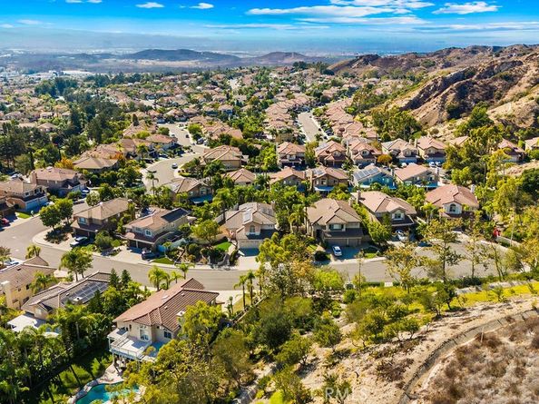 7 pandale, Lake Forest CA 92610